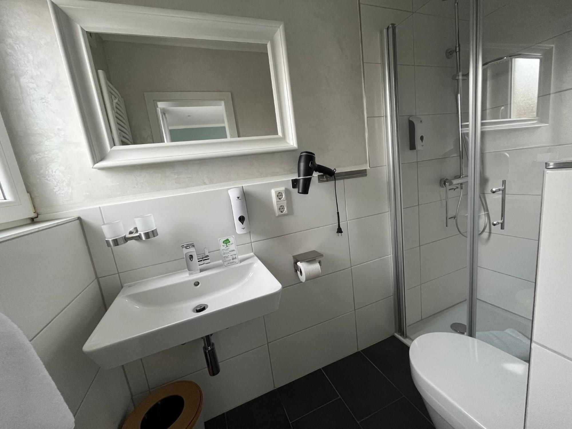 Hotel Pension Haus Talblick Edersee Hemfurth-Edersee Экстерьер фото